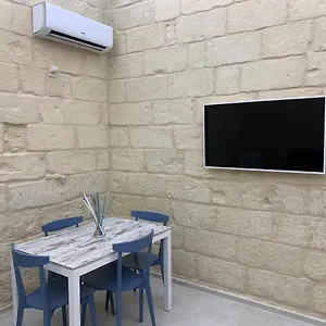 intera-casa-a-due-passi-da-porta-san-biagio.lecce-hotels.com/