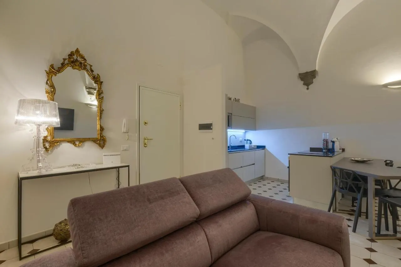 La Casa Di Bruna E Giordano In Santo Spirito Florence