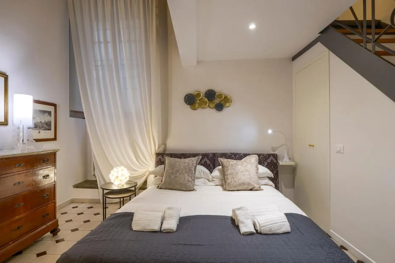 Apartment La Casa Di Bruna E Giordano In Santo Spirito Florence