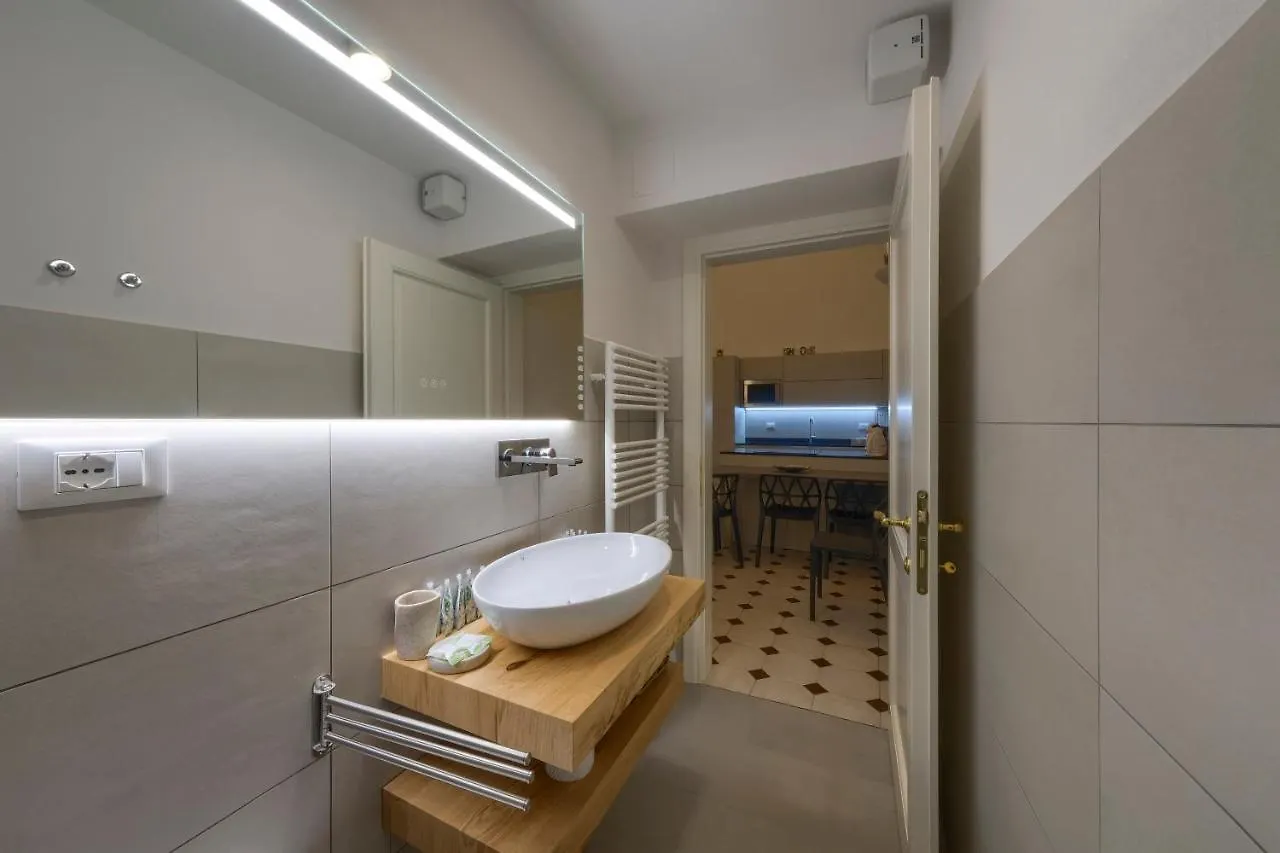 Apartment La Casa Di Bruna E Giordano In Santo Spirito Florence